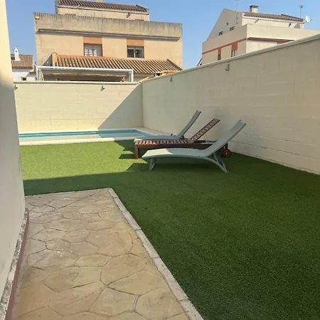 Seville, Pool, Parking *